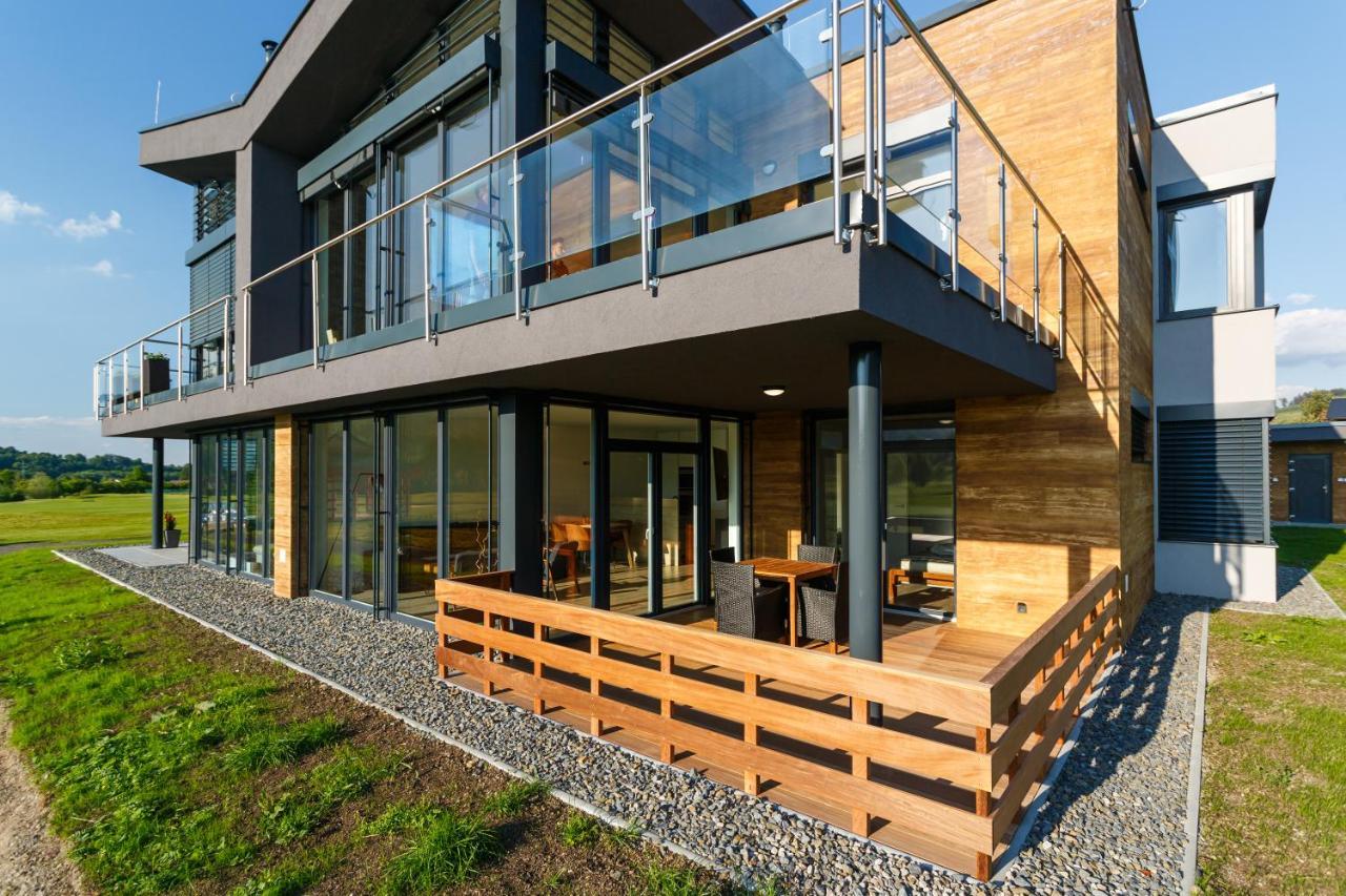 Apartman Na Golfu Celadna Exterior photo