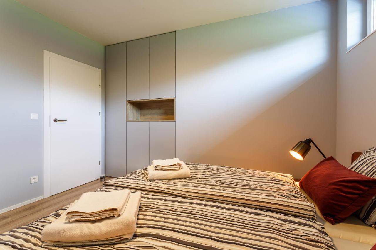 Apartman Na Golfu Celadna Exterior photo