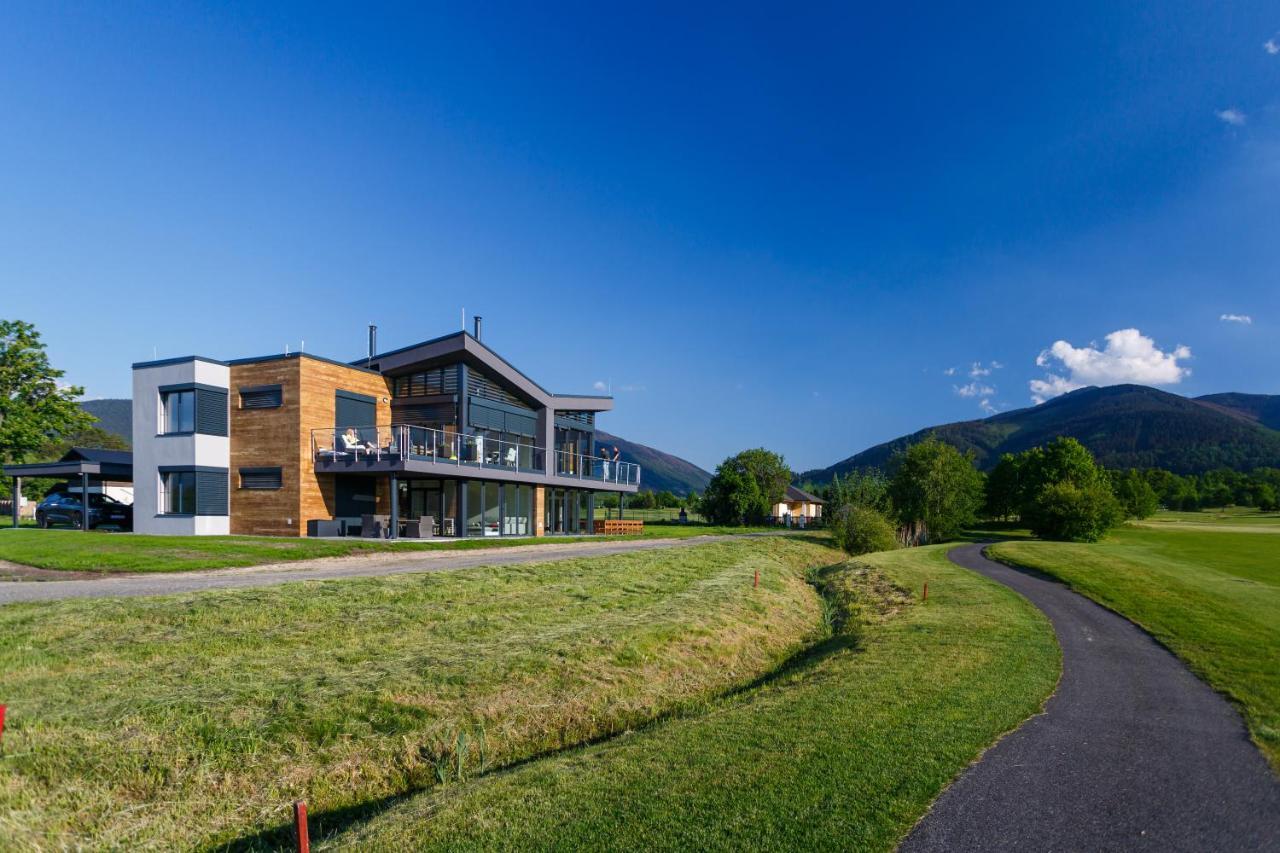 Apartman Na Golfu Celadna Exterior photo